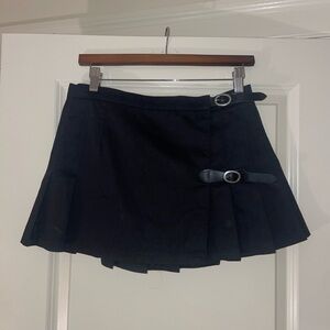 Brandy Melville Black Pleated Skirt